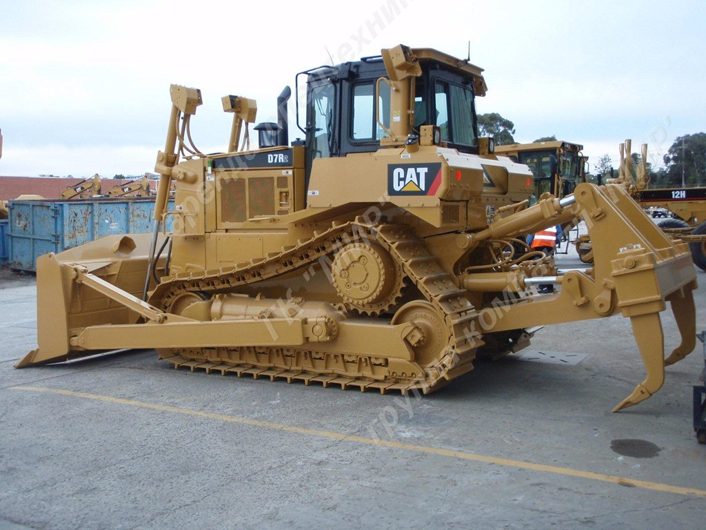 Бульдозер ставрополь. Бульдозер Cat d7r. Бульдозер Катерпиллер 7. Трактор Катерпиллер д 7. Caterpillar d7.